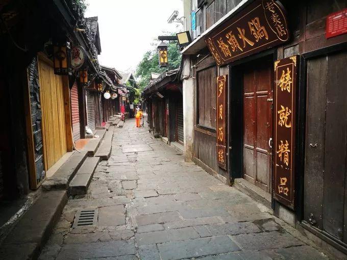 小蓝球向上跳